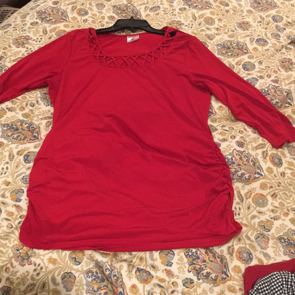 Two hearts maternity red top